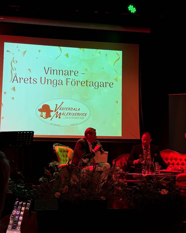 Kenny på scen efter vi vann Årets Unga Företagare!